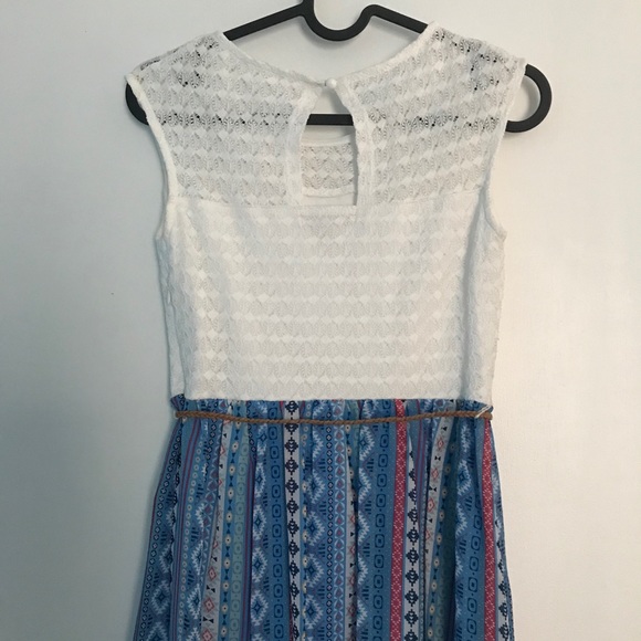 Girls dress - Picture 2 of 4